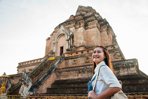 Chiang Mai: excursão guiada a pé de 3 horas pela cidade antiga e pelos templosTour em grupo