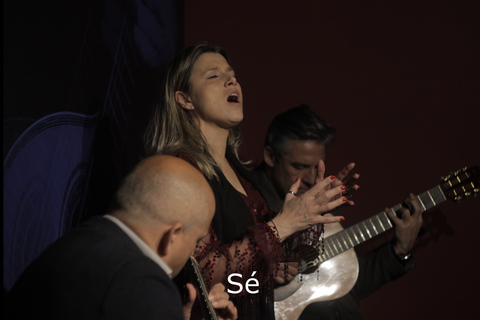 Porto: Live-Fado-Show mit einem Glas Portwein