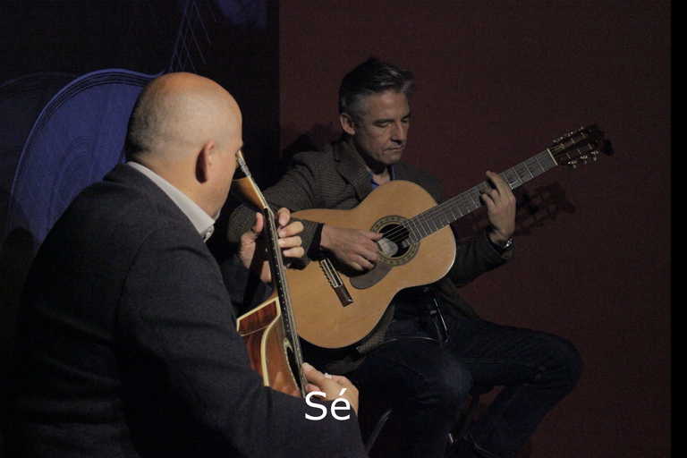 Porto: Live-Fado-Show mit einem Glas Portwein