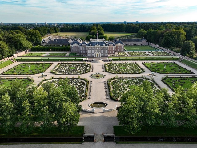 Visit Apeldoorn Het Loo Palace Entry Ticket in Apeldoorn, Netherlands