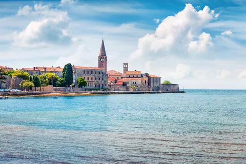 From Umag: Day Cruise to Poreč with Lunch and Swimming