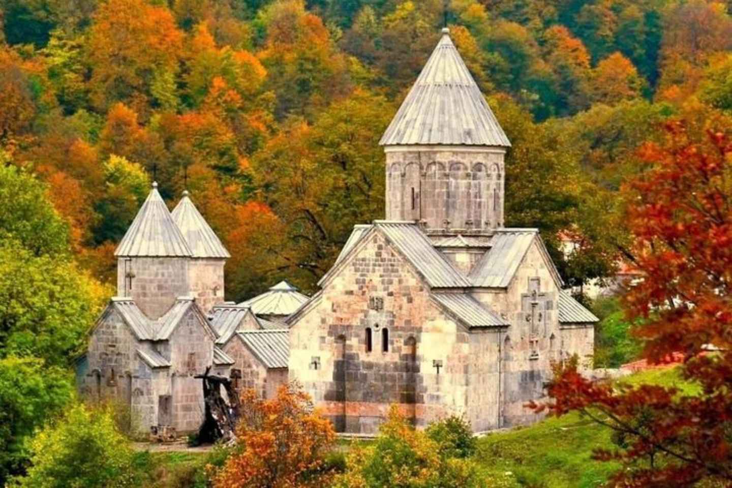 Tsaghkadzor/ Kecharis, See Sevan, Dilijan/ Haghartsin