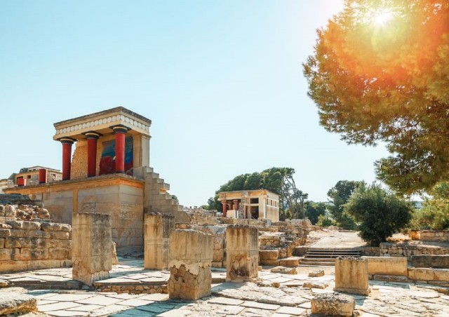 Visit Knossos & Heraklion Archaeological Museum From Rethymnon in Heraklion, Crete