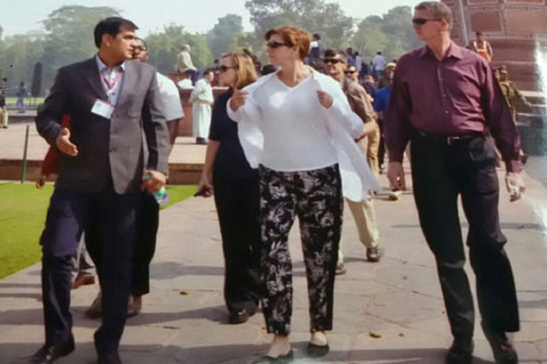 Depuis Agra : Visite du Taj Mahal au lever du soleil et du Fort d'AgraAu départ d'Agra : Demi-journée de visite du Taj Mahal au lever du soleil et du Fort d'Agra