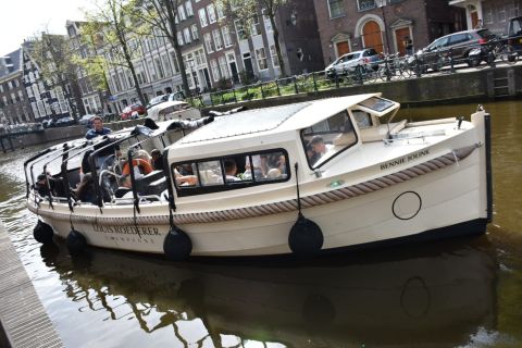 Amsterdam: 420 Smoke Friendly 1-Hour Boat Tour with Drink (1 tunnin venekierros juomineen)