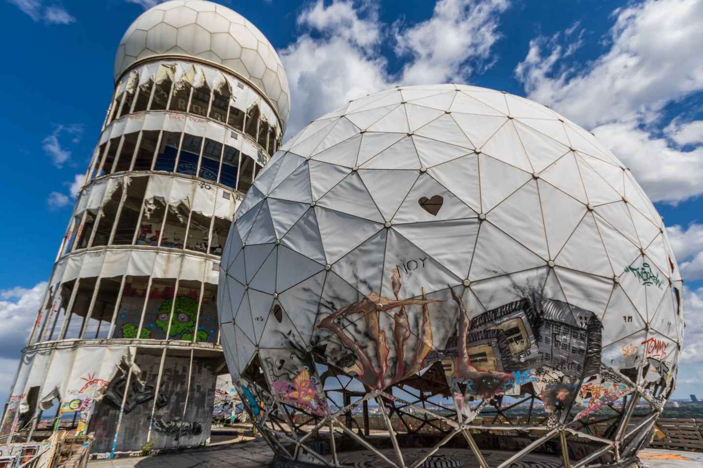 Berlin: Cold War Walking Private Tour with Guide