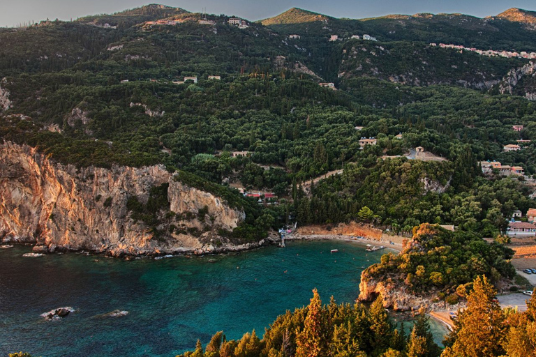 Excursión privada a las playas de Corfú : Paleokastritsa y GlyfadaExcursión privada por las playas de Corfú: Paleokastritsa y Glyfada