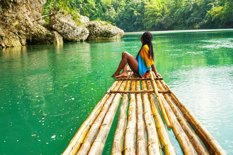 Montego Bay : Rafting en bambou sur la rivière Lethe / Massage à la pierre calcaire