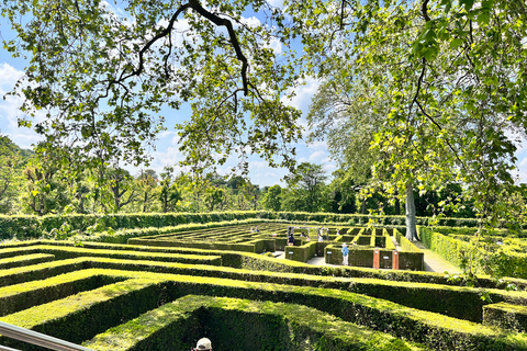 Vienna: Tour guidato del Castello e dei Giardini di SchönbrunnGiro tedesco