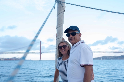 Lisboa: Paseo en barco privado. Experiencia de navegación. Puesta de sol.Excursión Privada en Barco - Experiencia de 4h