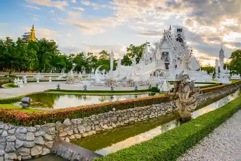Chiang Rai White Temple and Blue Temple Day Tour