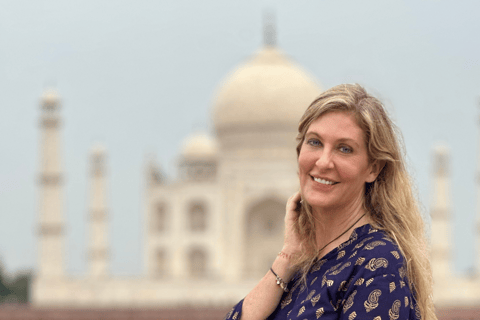 Photoshoot Tour at the Taj Mahal From Delhi