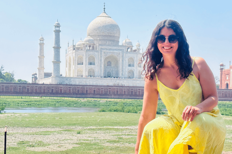 Photoshoot Tour at the Taj Mahal From Delhi