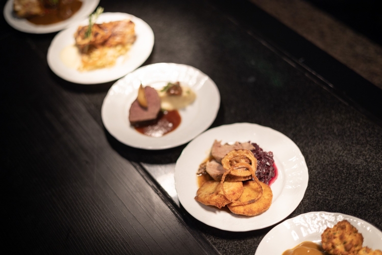 Prague: Czech tapas cuisine with unlimited drinks 4 course vegetarian menu