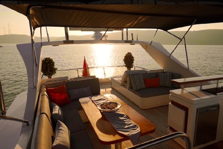Bodrum : Yacht privé pour une baignade et un coucher de soleilBodrum : Excursion à la nage à Turkbuku