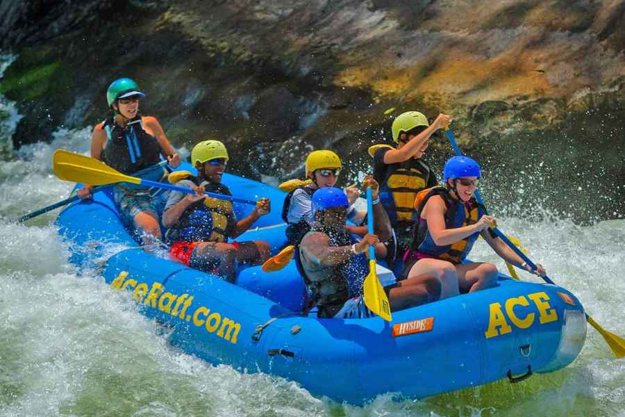 New River Gorge Whitewater Rafting - Lower New Halbtag. Foto: GetYourGuide