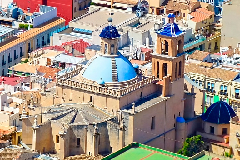 Alicante : visite privée du château de Santa BárbaraAlicante : visite privée du château, de la vieille ville et des églises en E-Bike