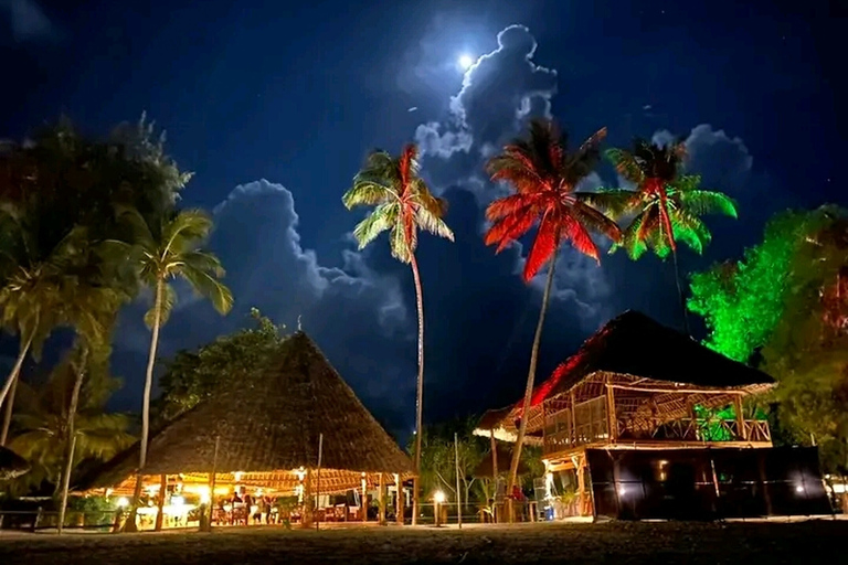 Zanzibeer: Excursión a pie por la vida nocturna y la comida callejera de Stone Town.Zanzíbar:Excursión a pie por la vida nocturna y la comida callejera de Stone Town.