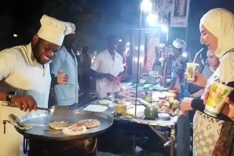 Zanzibeer : visite à pied de la vie nocturne et de la cuisine de rue à Stone Town.