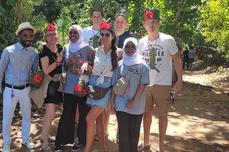 Zanzibeer: Excursión a pie por la vida nocturna y la comida callejera de Stone Town.Zanzíbar:Excursión a pie por la vida nocturna y la comida callejera de Stone Town.