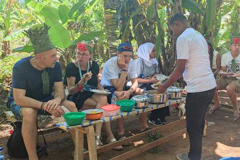 Zanzibeer: Excursión a pie por la vida nocturna y la comida callejera de Stone Town.Zanzíbar:Excursión a pie por la vida nocturna y la comida callejera de Stone Town.