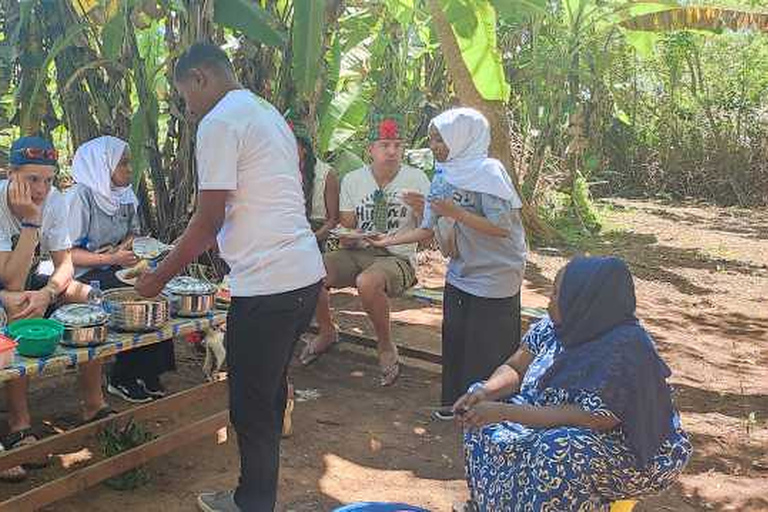 Zanzibeer: Excursión a pie por la vida nocturna y la comida callejera de Stone Town.Zanzíbar:Excursión a pie por la vida nocturna y la comida callejera de Stone Town.