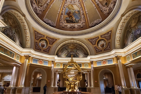 Explora lugares de interés: tour a pie por el Strip de Las Vegas.Explora lugares imprescindibles: tour a pie por el Strip de Las Vegas