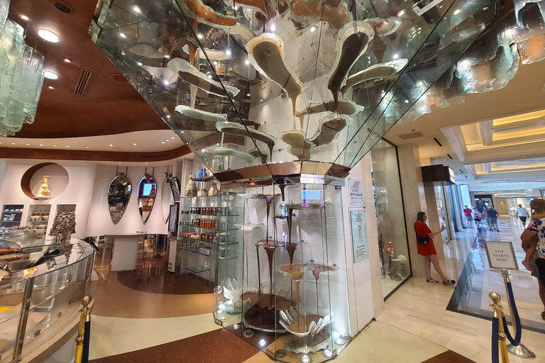 Explora lugares de interés: tour a pie por el Strip de Las Vegas.Explora lugares imprescindibles: tour a pie por el Strip de Las Vegas