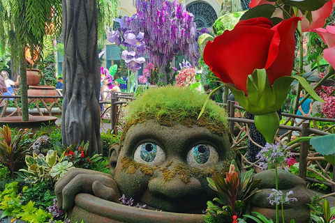 Explora lugares de interés: tour a pie por el Strip de Las Vegas.Explora lugares imprescindibles: tour a pie por el Strip de Las Vegas