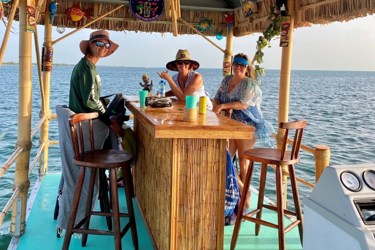 Caye Caulker: Tiki Bar Pontoon Boat CruisesSchwimmen Tiki Bar Kreuzfahrt