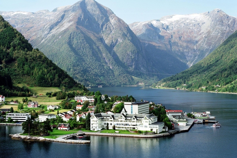 Voss: Fjord & Cidery Tour met gids naar Balestrand