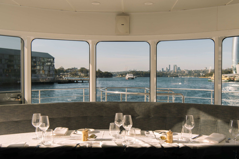 Sydney: 3-Gänge-Dinner HafenrundfahrtSydney: Hafenrundfahrt mit 3-Gänge-Premium-Abendessen