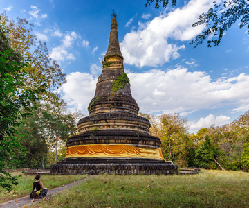 Chiang Mai: Doi Suthep, Wat Umong, und Pha Lat Sonnenaufgangstour