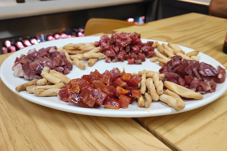 Triana: Authentic Flamenco & Tapas Tour