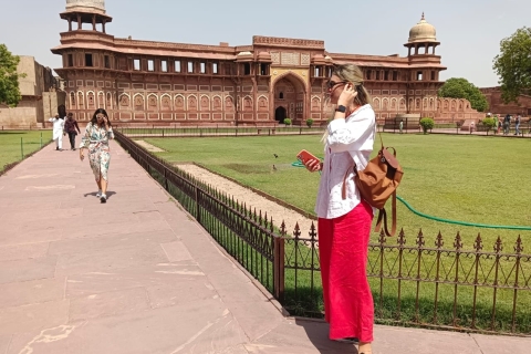 Delhi: Excursión de 2 días al Taj Mahal, Agra, Fatehpur y Santuario de AvesSólo transporte privado y guía en directo