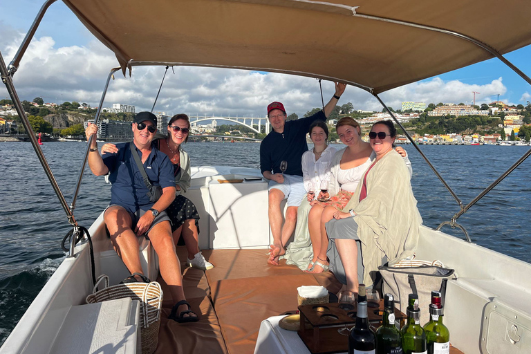 Porto: Douro River Boat Cruise with Port Wine Tasting