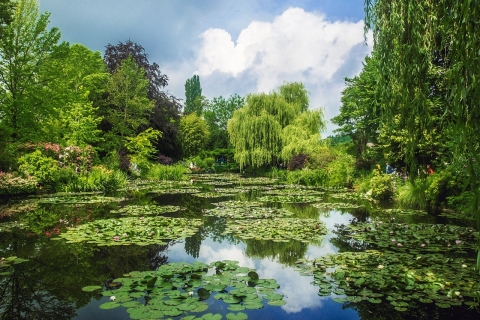 Paris to Giverny private tour Monet gardens house