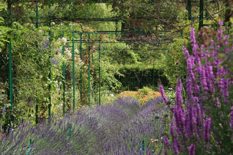 Paris to Giverny private tour Monet gardens house