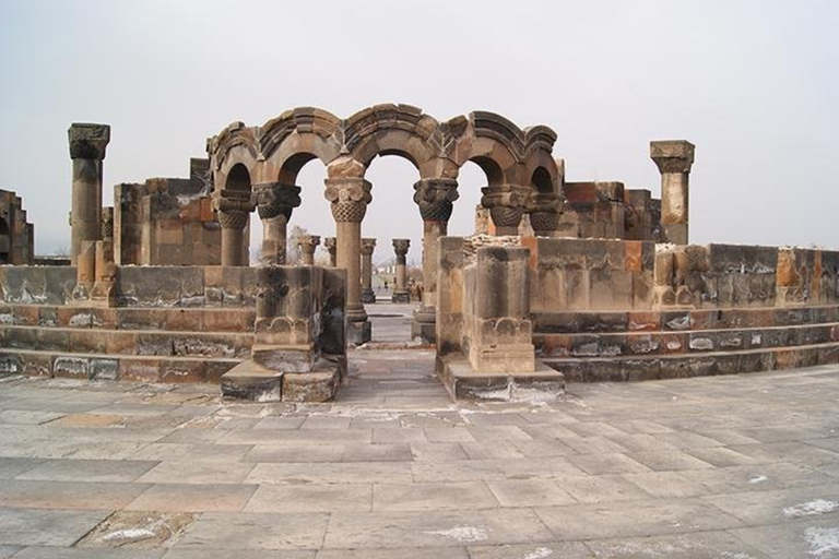 Yerevan: Tour di Echmiadzin, Zvartnots, Garni e GeghardVisita guidata privata