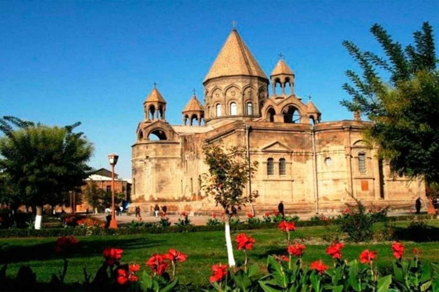Yerevan: Echmiadzin, Zvartnots, Garni & Geghard Tour