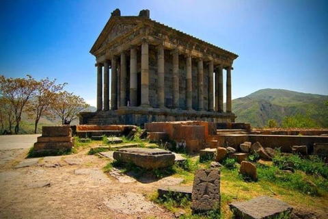 Ereván: Excursión a Echmiadzin, Zvartnots, Garni y GeghardVisita privada sin guía