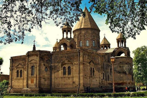 Yerevan: Echmiadzin, Zvartnots, Garni &amp; Geghard TourPrivérondleiding zonder gids