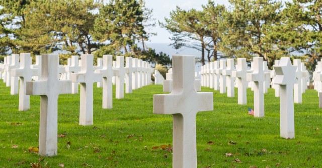 Paris: Normandy D-Day Sights Day Trip with Hotel Transfers