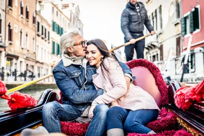 Verliebt in Venedig: Gondelfahrt & romantisches Essen