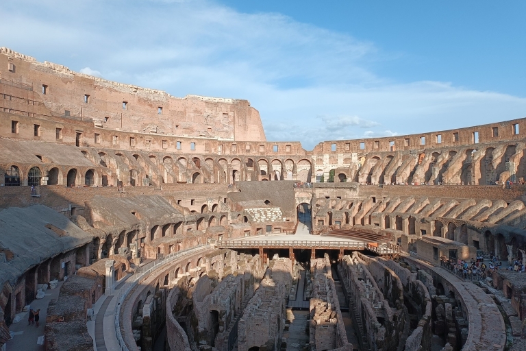 Rome : Gladiator Chronicles Colosseum Tour avec billet d'entréeRome : Visite guidée du Colisée et des chroniques des gladiateurs