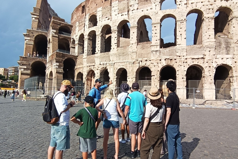 Rome : Gladiator Chronicles Colosseum Tour avec billet d'entréeRome : Visite guidée du Colisée et des chroniques des gladiateurs