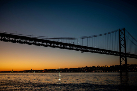 Lisbon: 2 hr boat tour. Shared experience. Day-Sunset-Night Lisbon: Boat tour. Shared sailing experience. Night Tour.