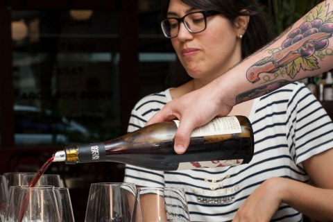 Przeglądaj Buenos Aires: degustacja argentyńskiego wina premium