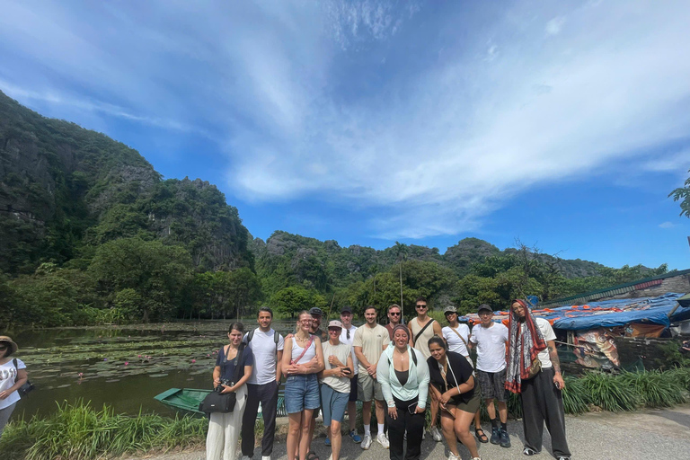 从河内出发：宁平吉普车探险之旅（华闾、长安、木阿）From Hanoi: Ninh Binh Jeep Adventure – Hoa Lu, Trang An, Mua