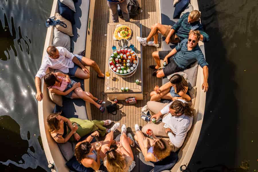 Amsterdam: Deutsche geführte Open Boat Cruise mit Bar an Bord